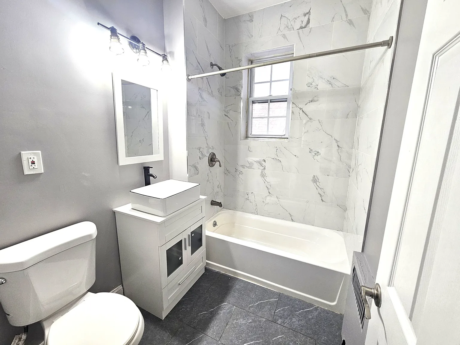 2 bed, 1100 sqft, $1,800 — Photo 3