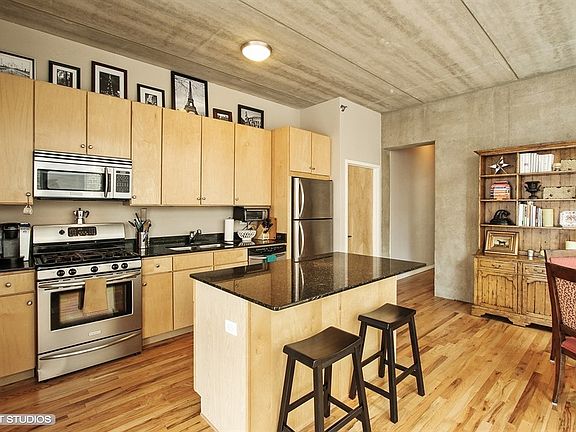 5th image of 630 N Franklin St APT 511