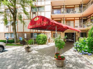 2 Elmwood Park Dr APT 102, Staten Island, NY 10314