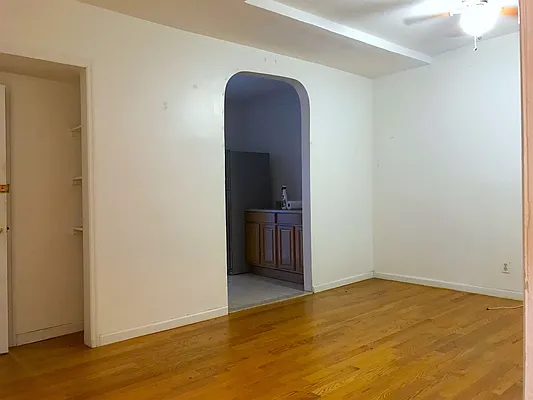 Rented by Capri Jet Realty Corp | media 7