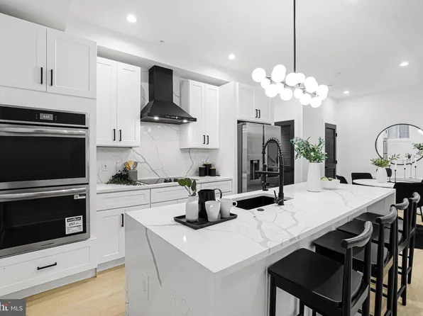 616 NW Kenyon St NW #3, Washington, DC 20010