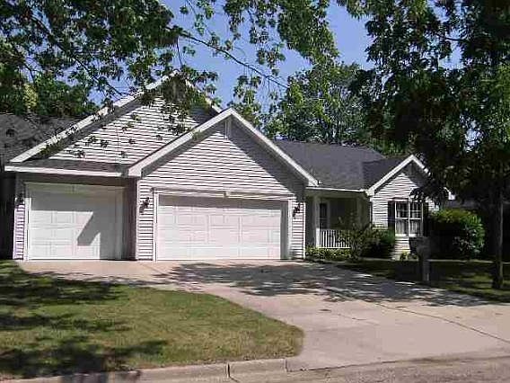 2nd image of 1861 Riverview Dr