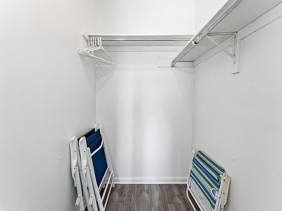 5th image of 124 E Austin Ave #124