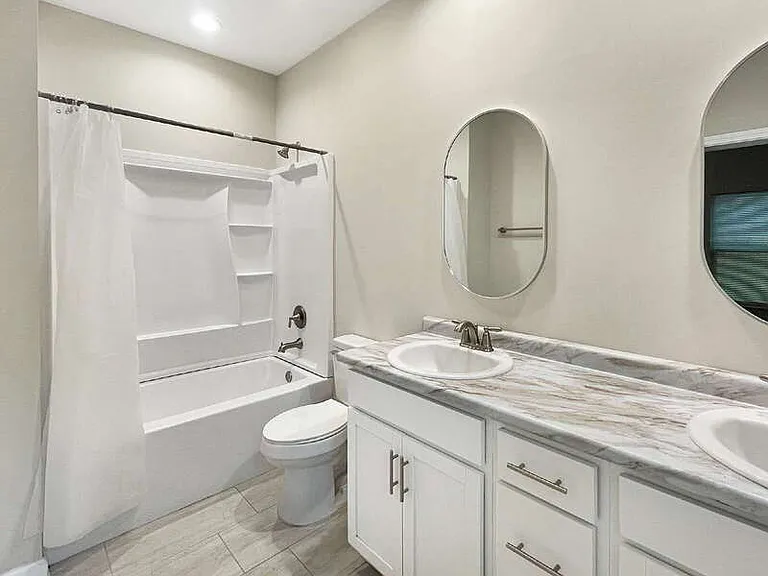 39 Travis St — Photo 18