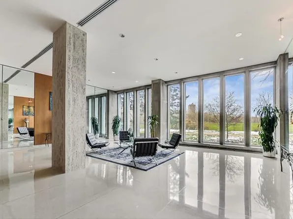 4800 S Chicago Beach Dr, Chicago, IL