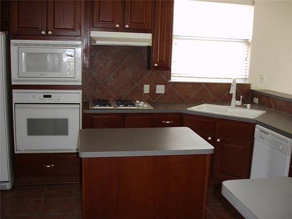 5th image of 3955 Lord Byron Cir