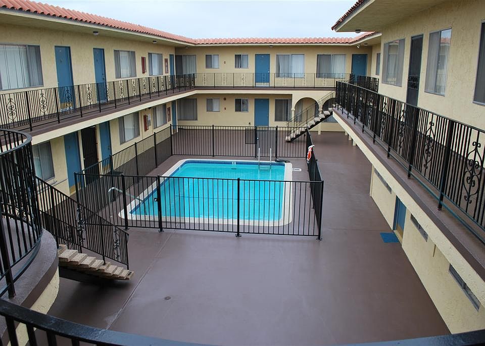 2nd image of 4015 W 132nd St APT 107