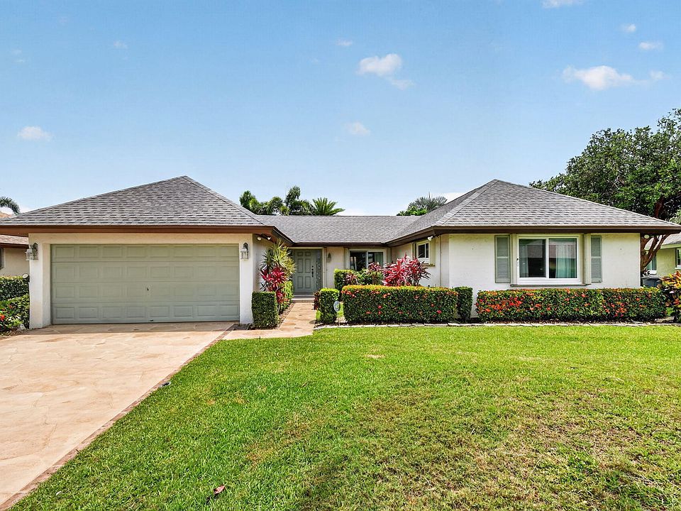 1st image of 10460 Greentrail Drive N