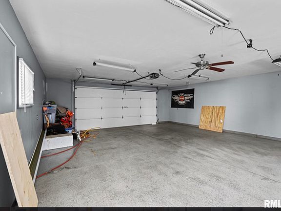 5th image of 1931 N Howell St