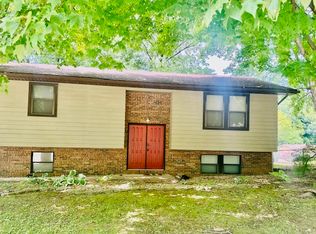 224 Glenlake Dr, Glen Carbon, IL 62034