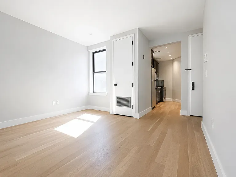 611 Woodward Ave #3C — Photo 1