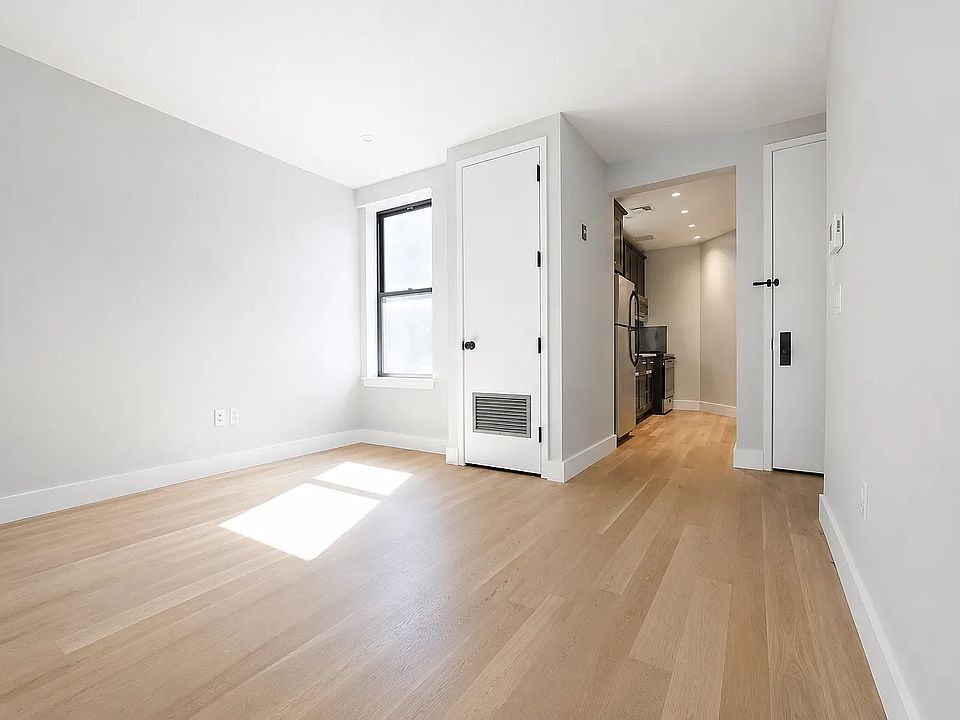 1st image of 611 Woodward Ave #3B