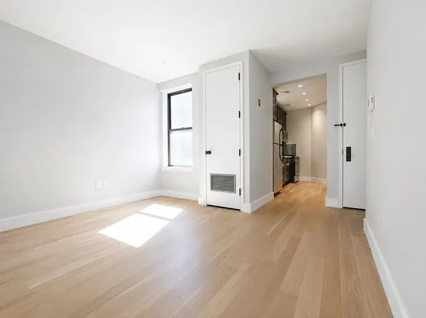 611 Woodward Ave #3B, Ridgewood, NY 11385