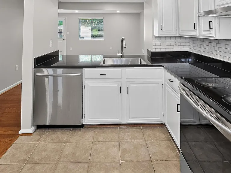 3591 Laurel View Ct — Photo 12