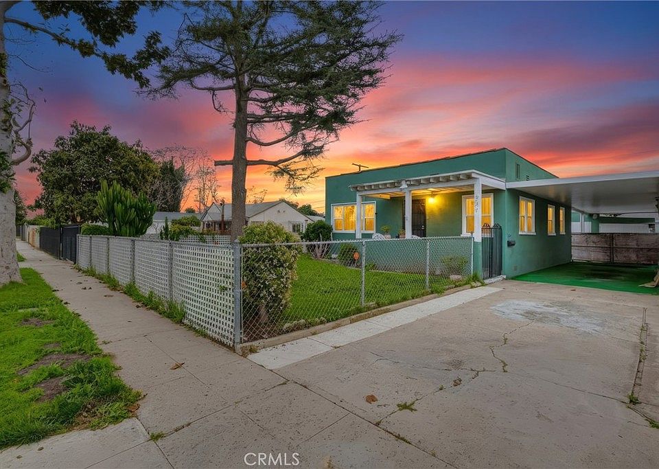 1st image of 924 W 134th Pl