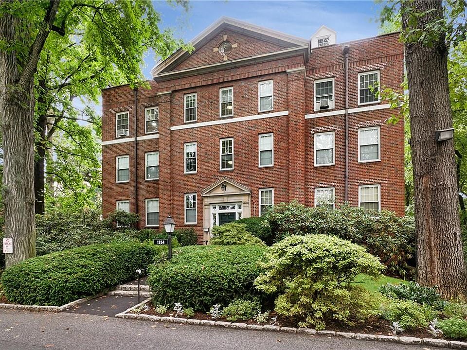 1st image of 1354 Midland Avenue #3S