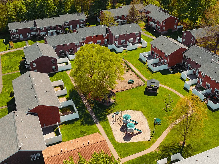 Hathaway Farms Townhomes at Northampton — Photo 56