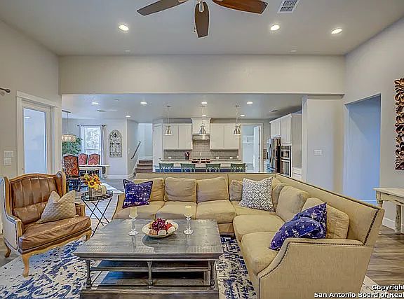 3rd image of 308 English Oaks Cir