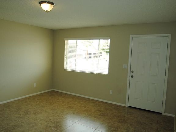 2nd image of 1115 E Millett Ave