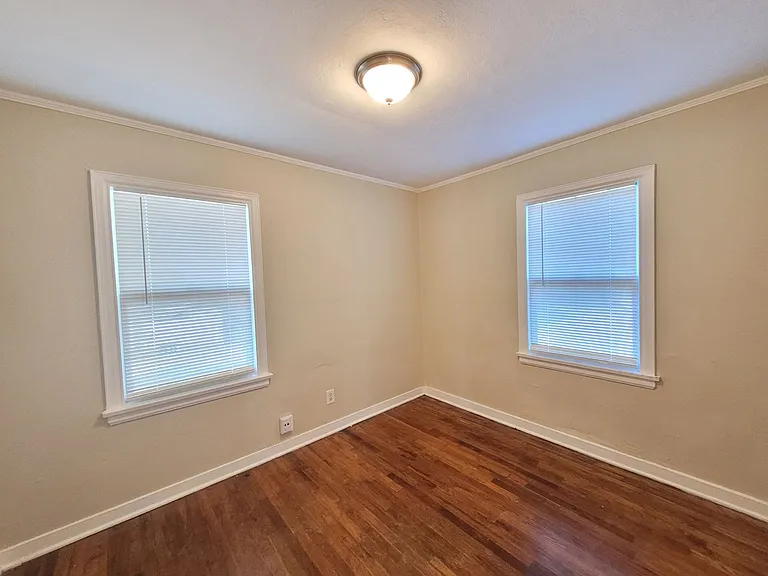 1408 Dexter Ave — Photo 12