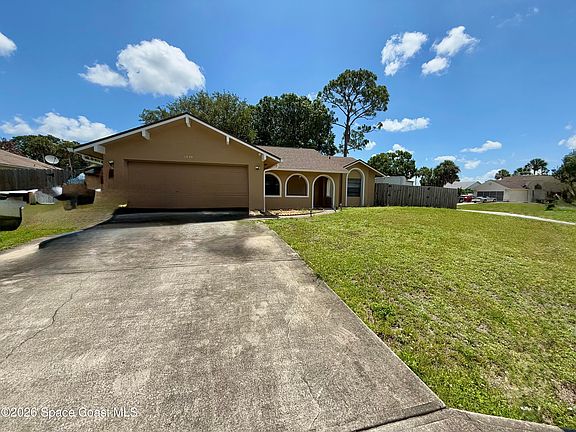 3rd image of 1399 Eldron Blvd SE