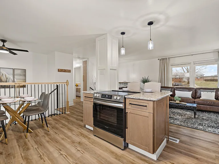 1706 Cameron Ct — Photo 8