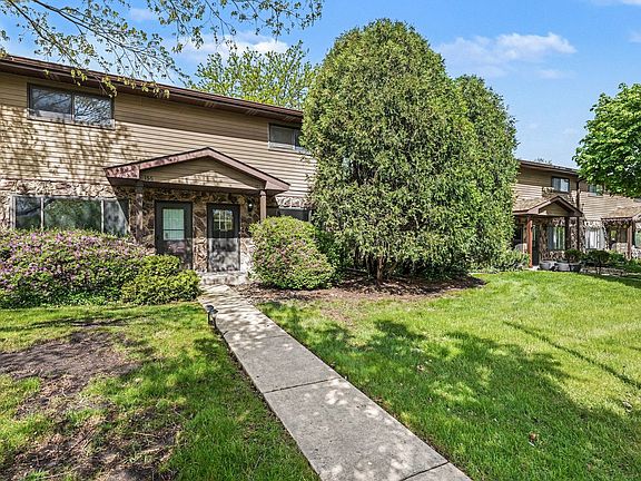 3rd image of 151 S Ruga Ct