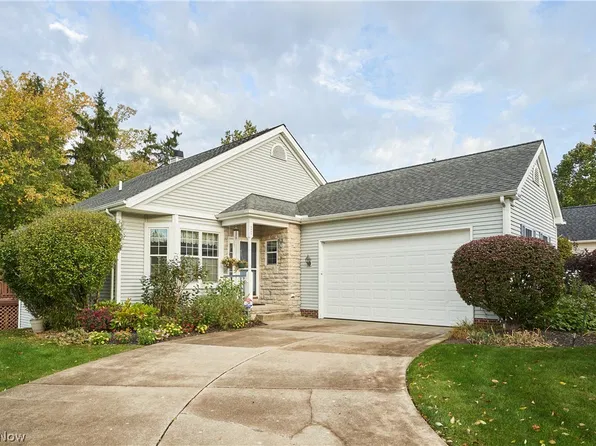 8688 Parkside Dr, Northfield, OH 44067