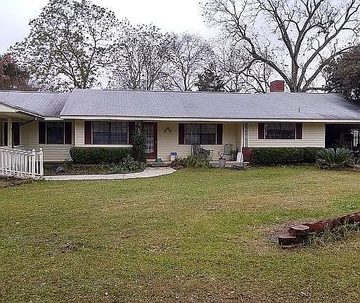 COUNTRY HOME WITH 11ACRES
