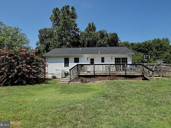 5th image of 9813 Emerald Ln