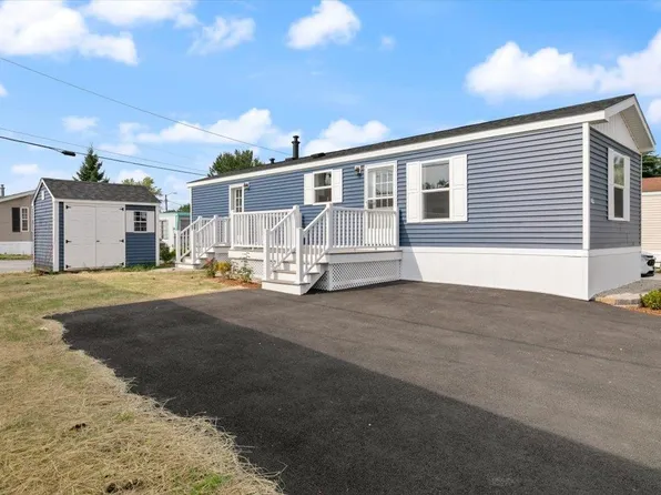 54 End Street, Salem, NH 03079