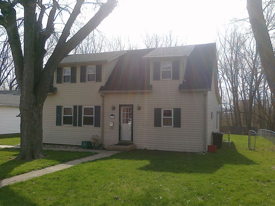 1st image of 136 Chrisman Ave