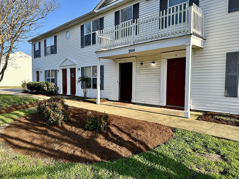 2014 E Pembroke Ave