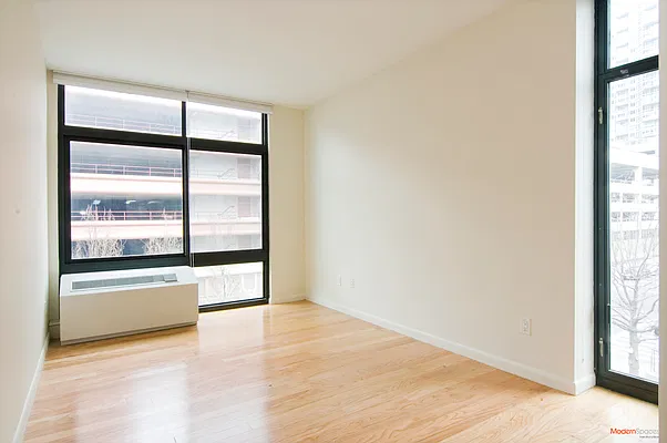 Sold by Modern Spaces | media 6