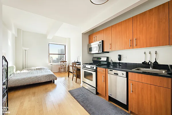 Rented by Brown Harris Stevens | media 6