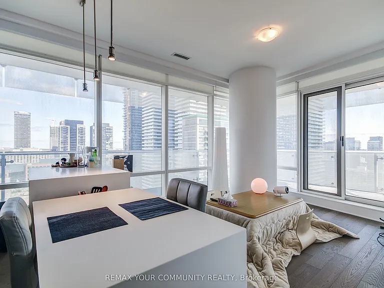 1 Bloor St E #2504 — Photo 6