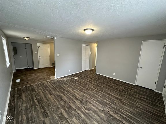 5th image of 2442 Asbury St