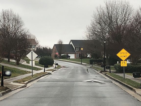 4th image of 401 Emerald Chase Cir
