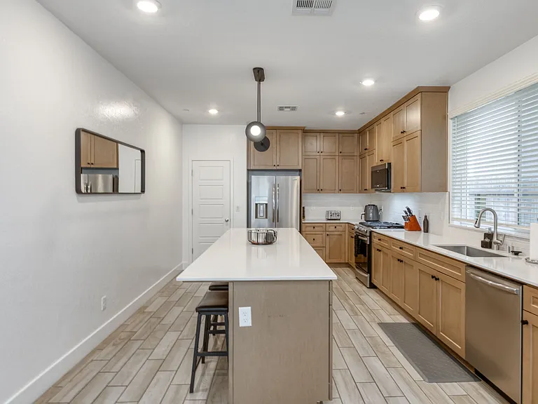 2833 E Teaberry Dr — Photo 16