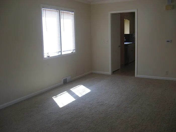 5633 Parker St — Photo 7