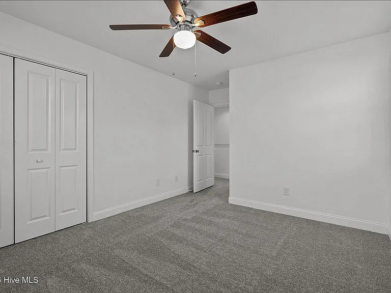 426 W Illinois Ave — Photo 24
