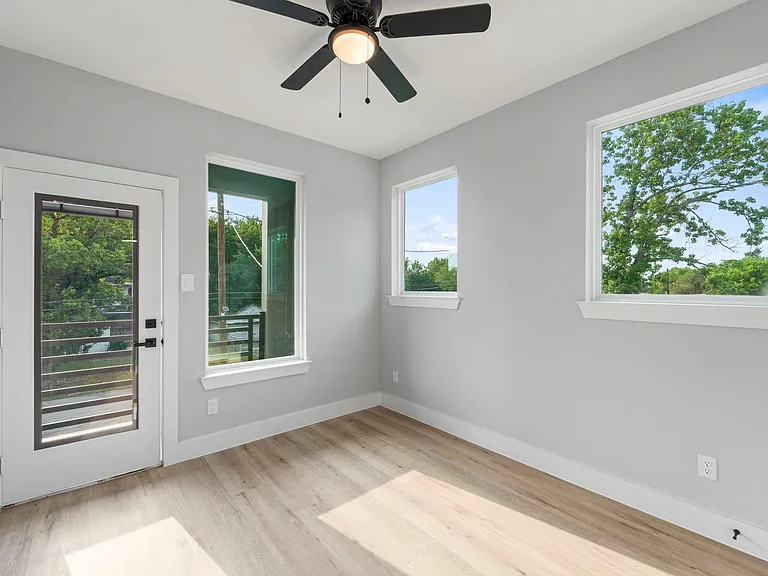 6631 Foster St — Photo 16