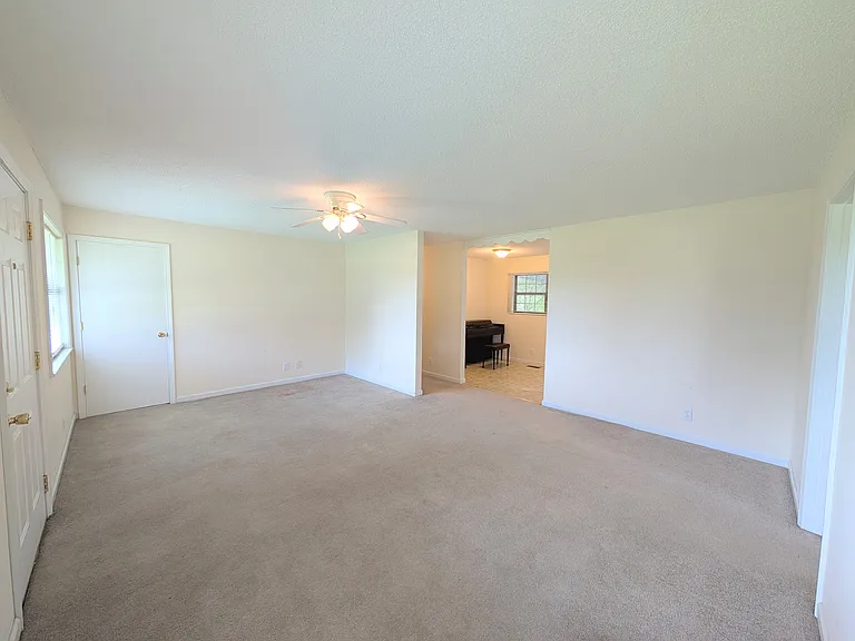 8209 County Road 1082 — Photo 2