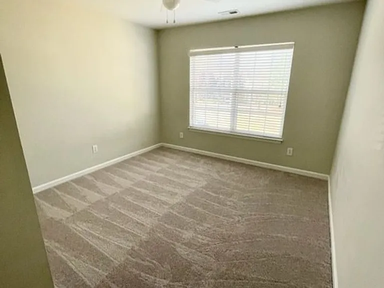 1424 Clairmonte Cir — Photo 12