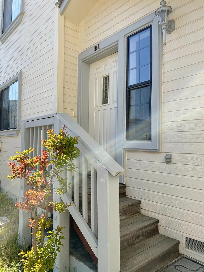 440 Hilltop Estates Dr photo 1