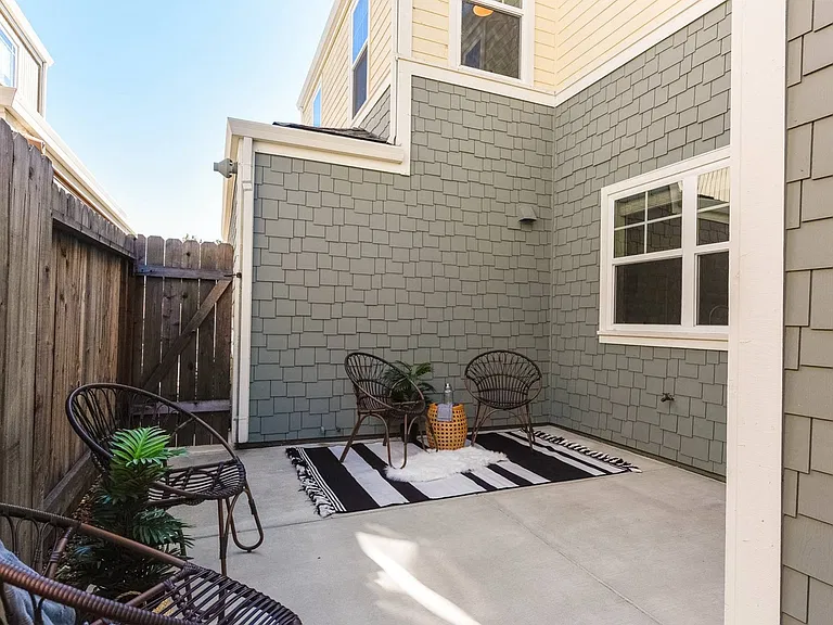 Hansen Place — Photo 12