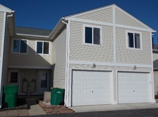 542 Meadow Green Ln, Round Lake Beach, IL 60073