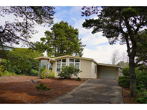 485 Myeena Loop Photo 1