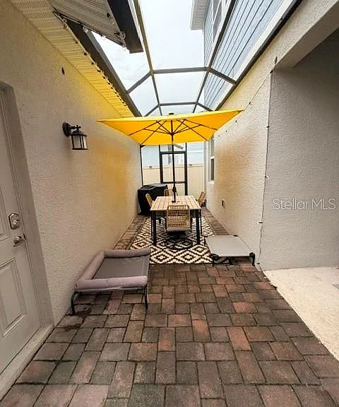 1704 Friendship Row — Photo 36