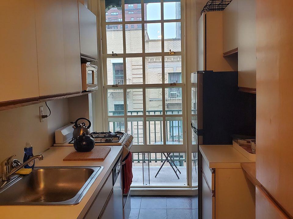 1st image of 516 E 78th St APT 6C